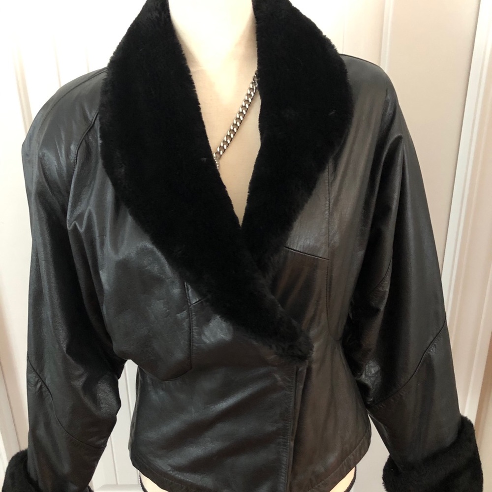 Wilson waist fitted leather coat wfaux fur collar